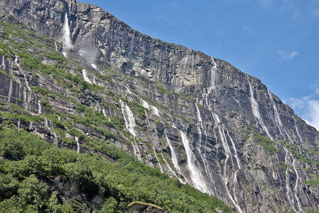 Vinnufossen-Og Romsdal - Norway